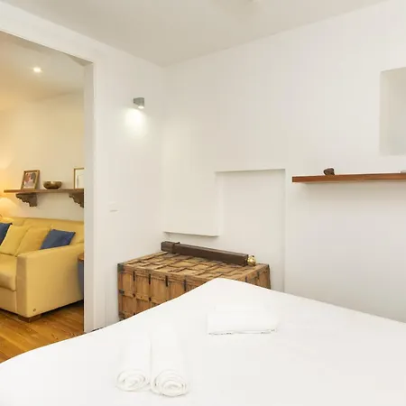 Stylish Duplex In Baixa, Lisbon, & Spacious - Ttl321